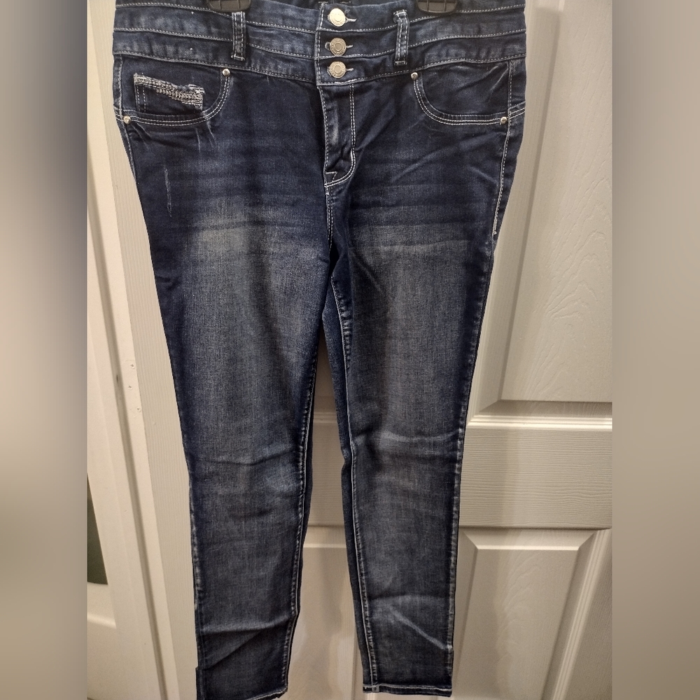 Super cute jeans